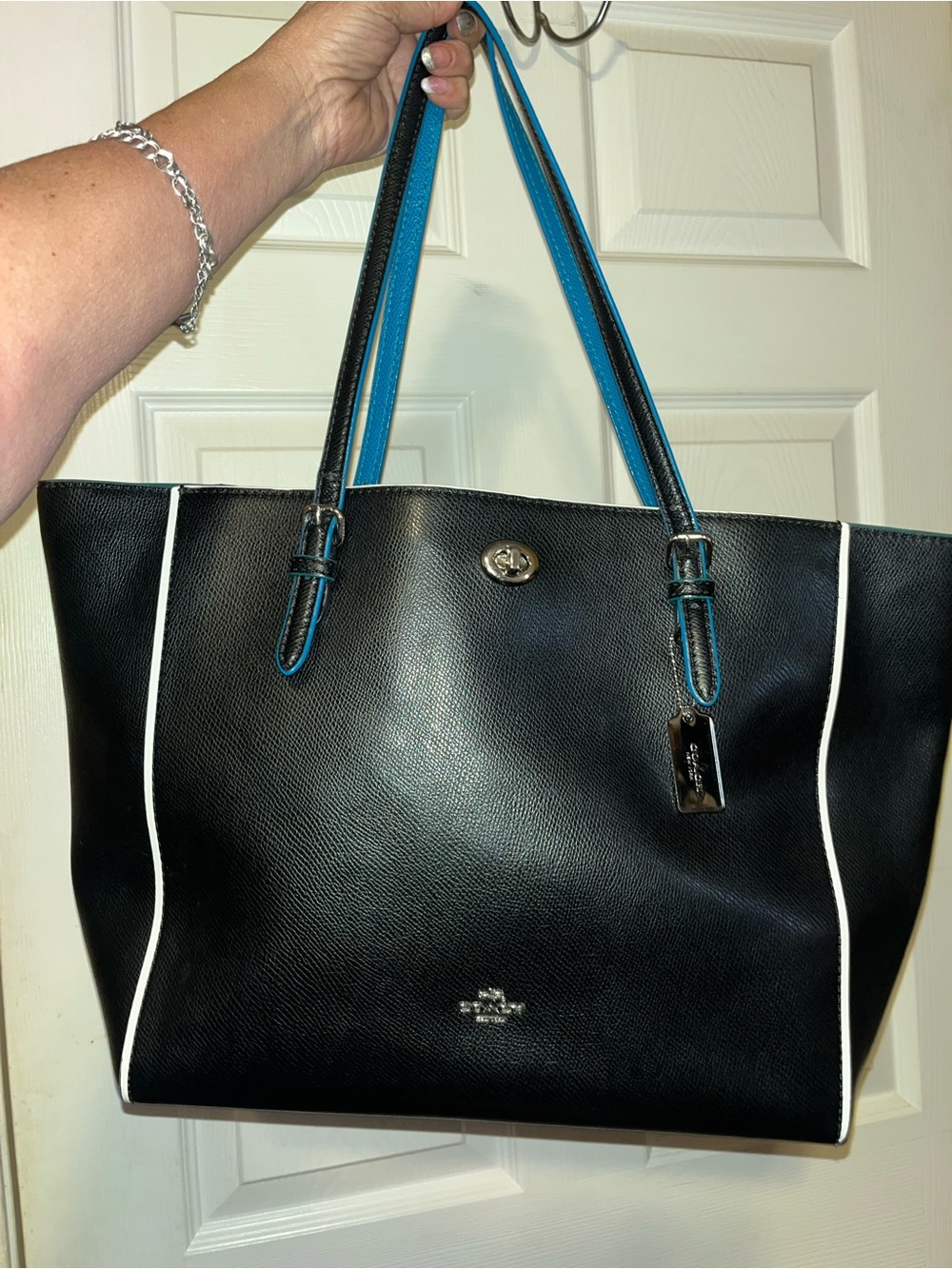 COACH Edgestain Black/Turquoise Leather Large Shoulder Turnlock Tote! 38323 COA